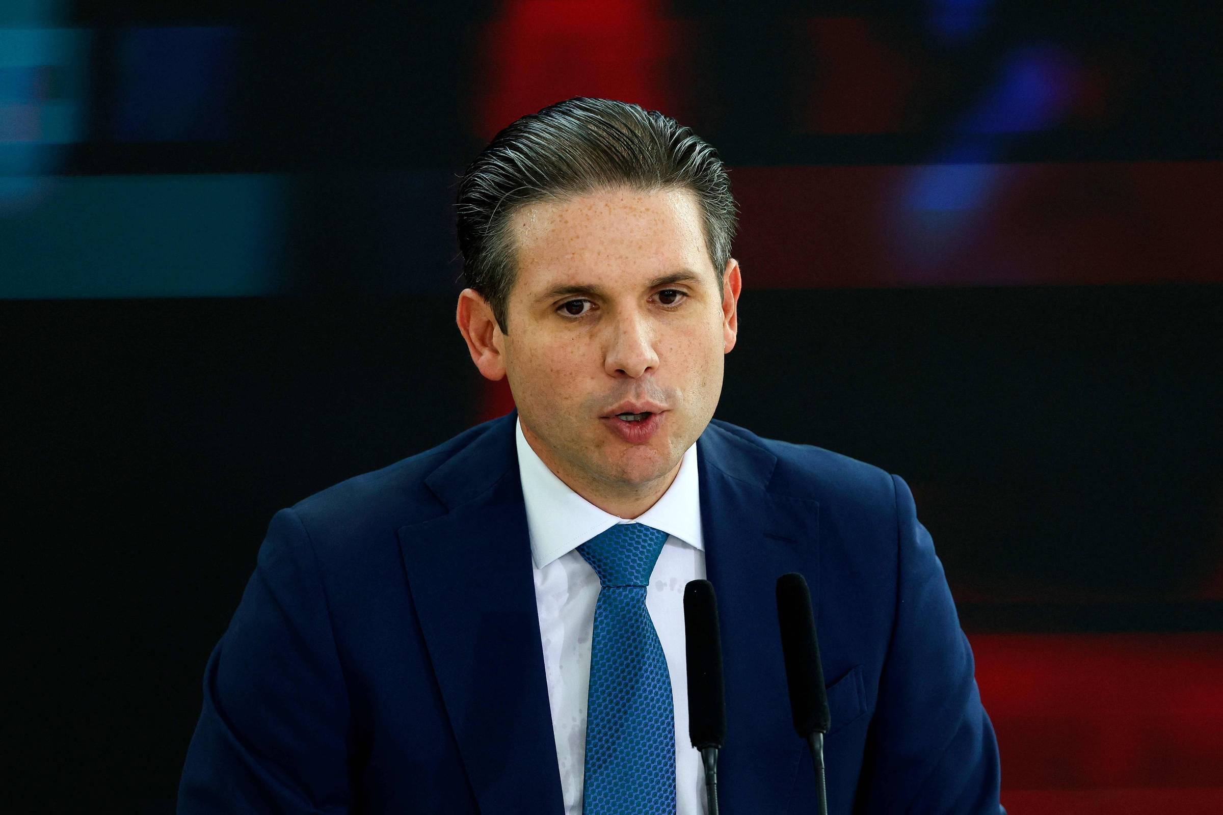 Hugo Motta anuncia que relator da PEC do fim da escala 6×1 na CCJ será definido no início da semana