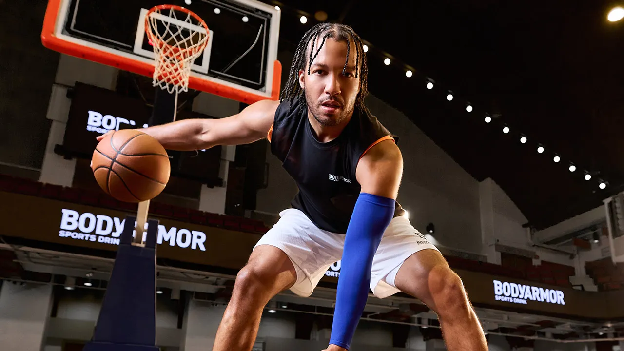 BODYARMOR relança campanha “Choose Better” com Jalen Brunson e Flau’jae Johnson antes do March Madness