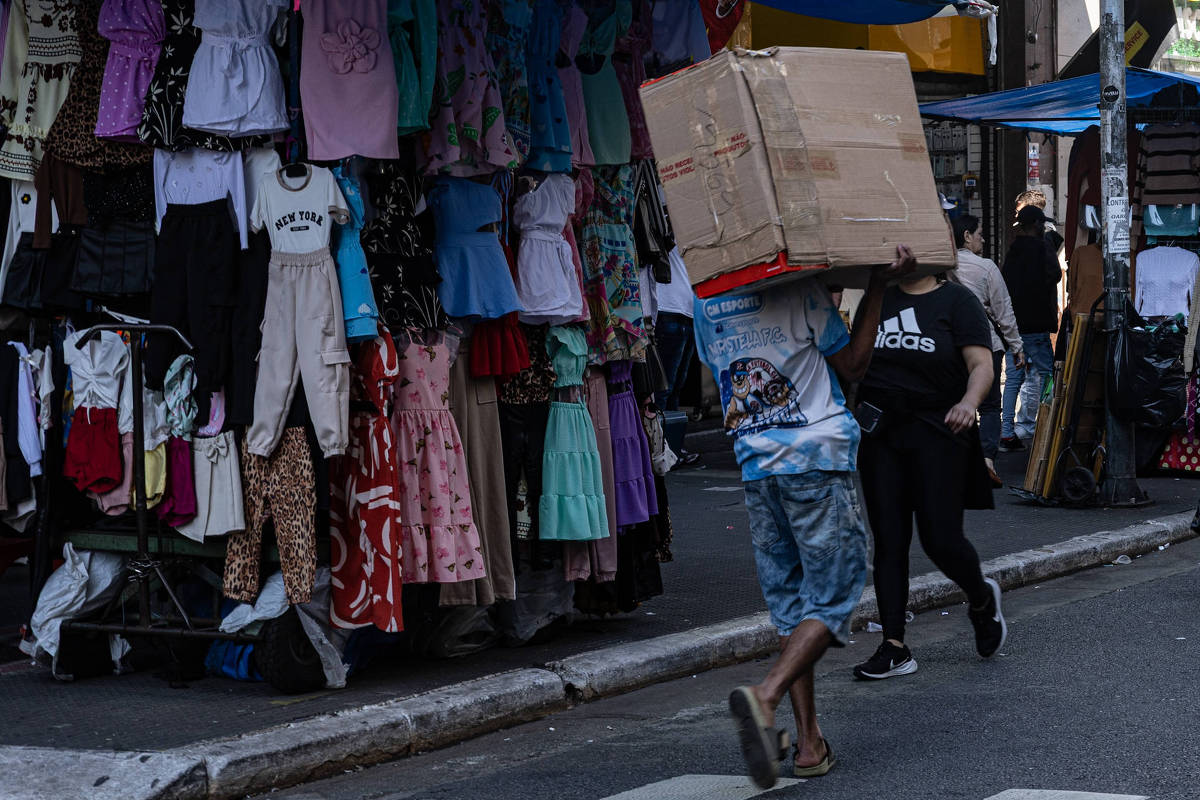 Subutilização da mão de obra permanece em 13,4% apesar de desemprego recorde de baixa