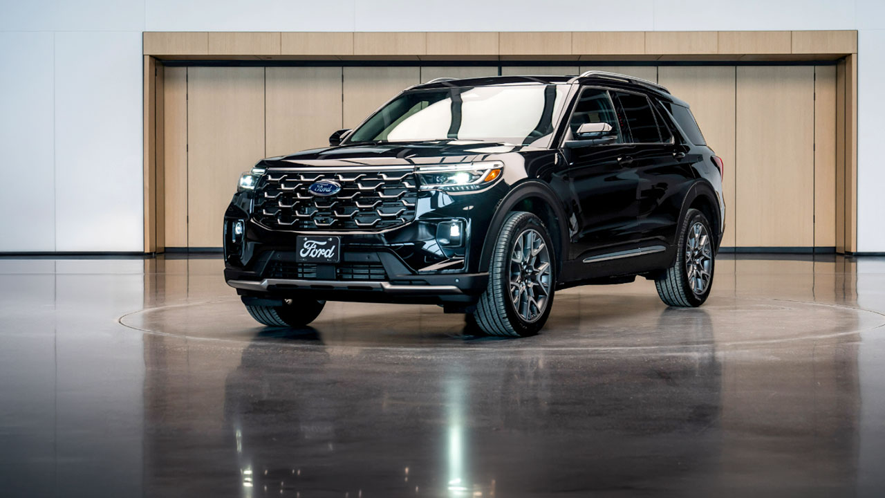 Ford entrega Explorer híbrido exclusivo ao Papa Leão XIV