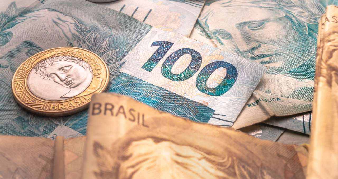 Juros futuros avançam com tensão no Oriente Médio e expectativa por pesquisa eleitoral