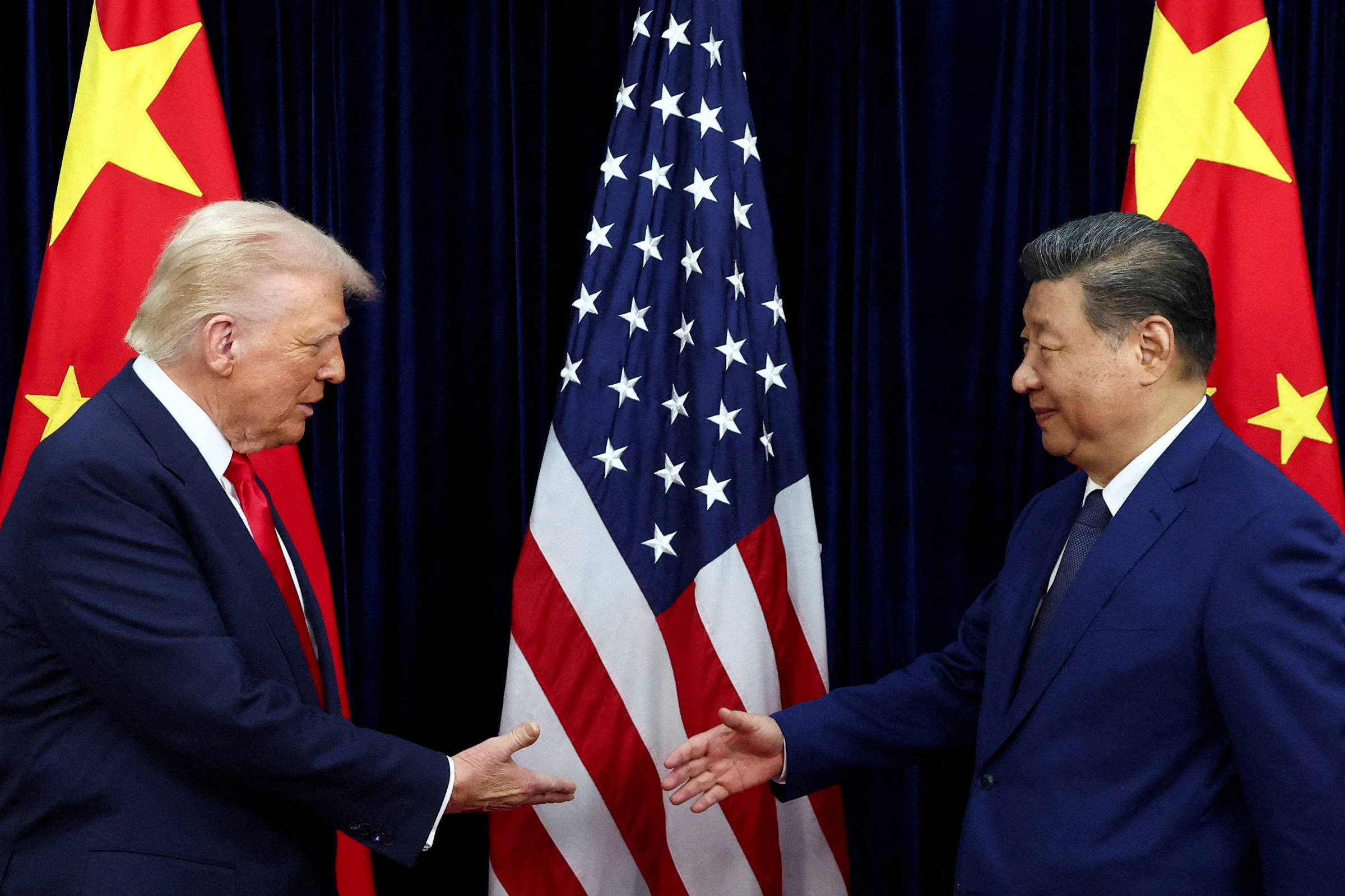 EUA e China retomam negociações econômicas em Paris antes de encontro Trump-Xi