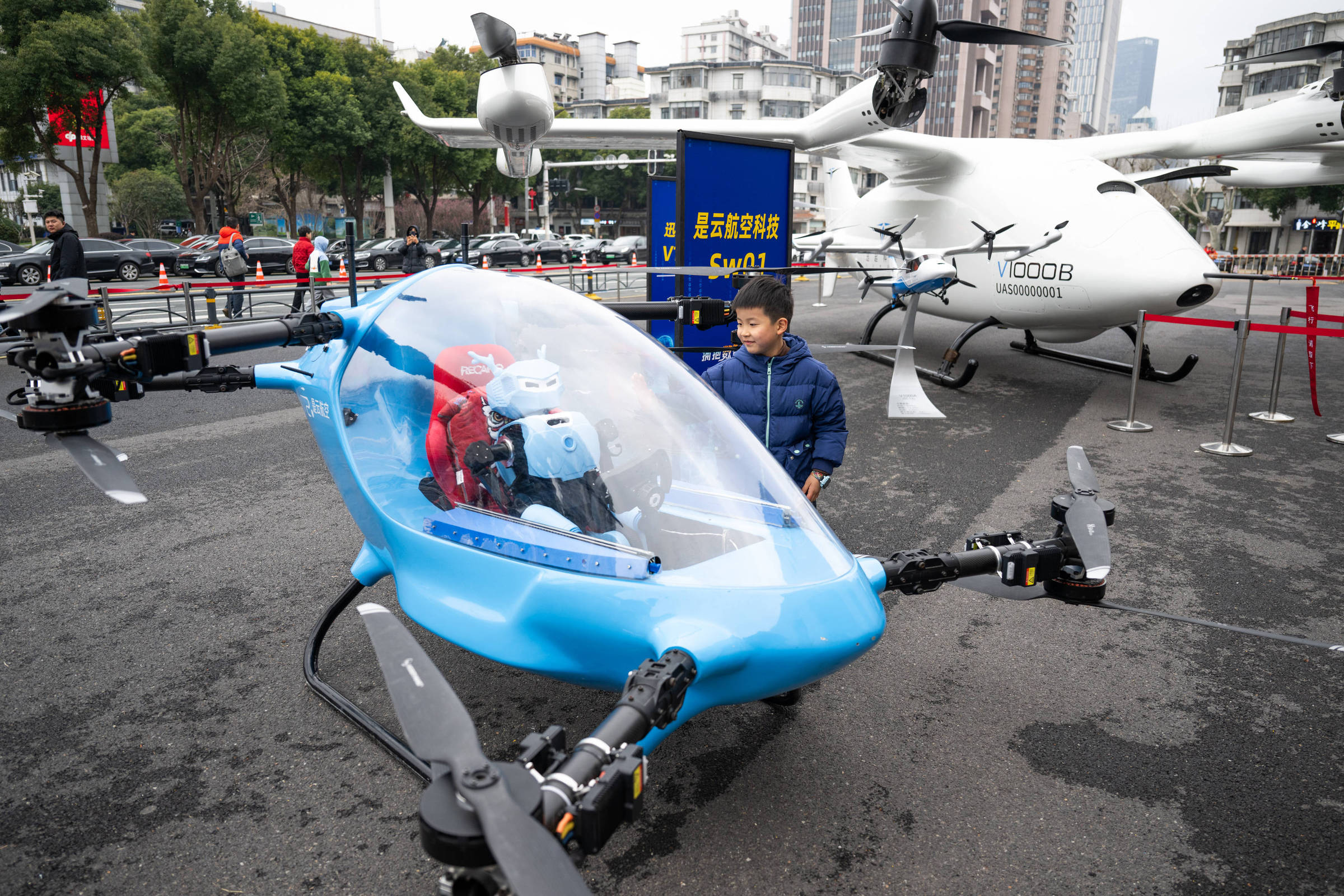 Governo abre consulta para criar regras de carros voadores e drones no Brasil
