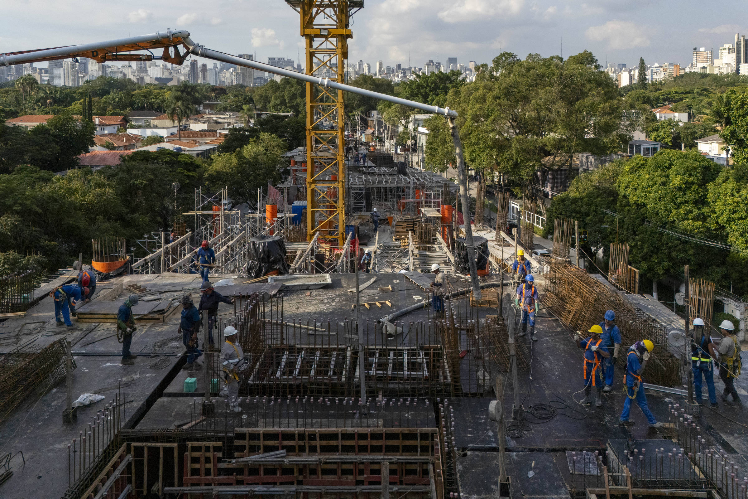 Redução da jornada 6x1 pode elevar custos de imóveis e atrasar obras, aponta estudo da construção civil 4 Redução da jornada 6×1 pode elevar custos de imóveis e atrasar obras, aponta estudo da construção civil