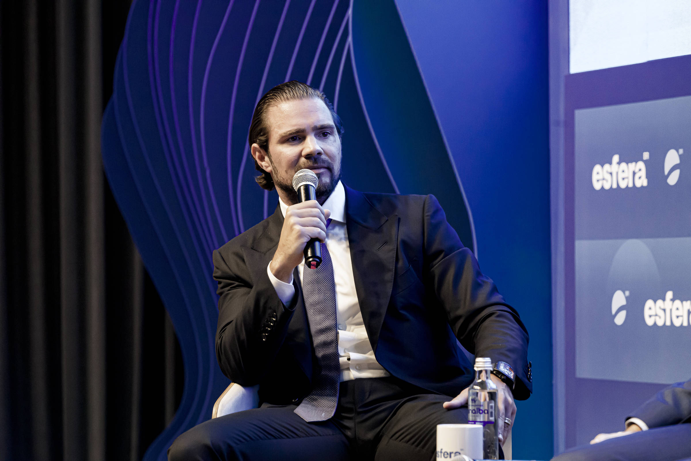 Um ano após anúncio de compra, impasse entre BRB e Banco Master permanece sem solução