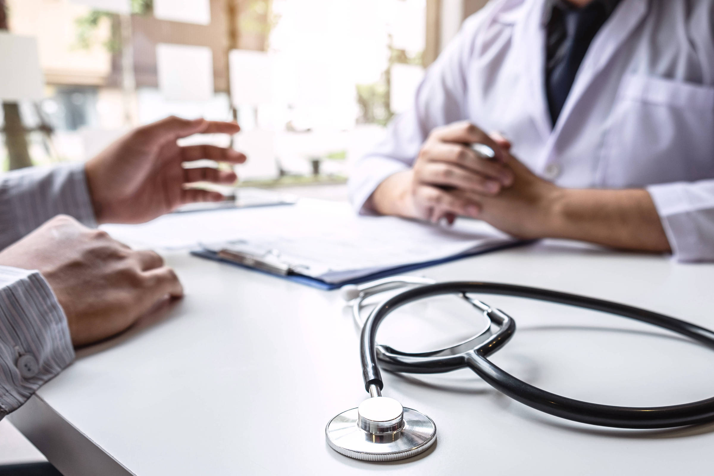 Receita Federal integra recibos médicos digitais à declaração de IR 2026 e aposenta versão em papel
