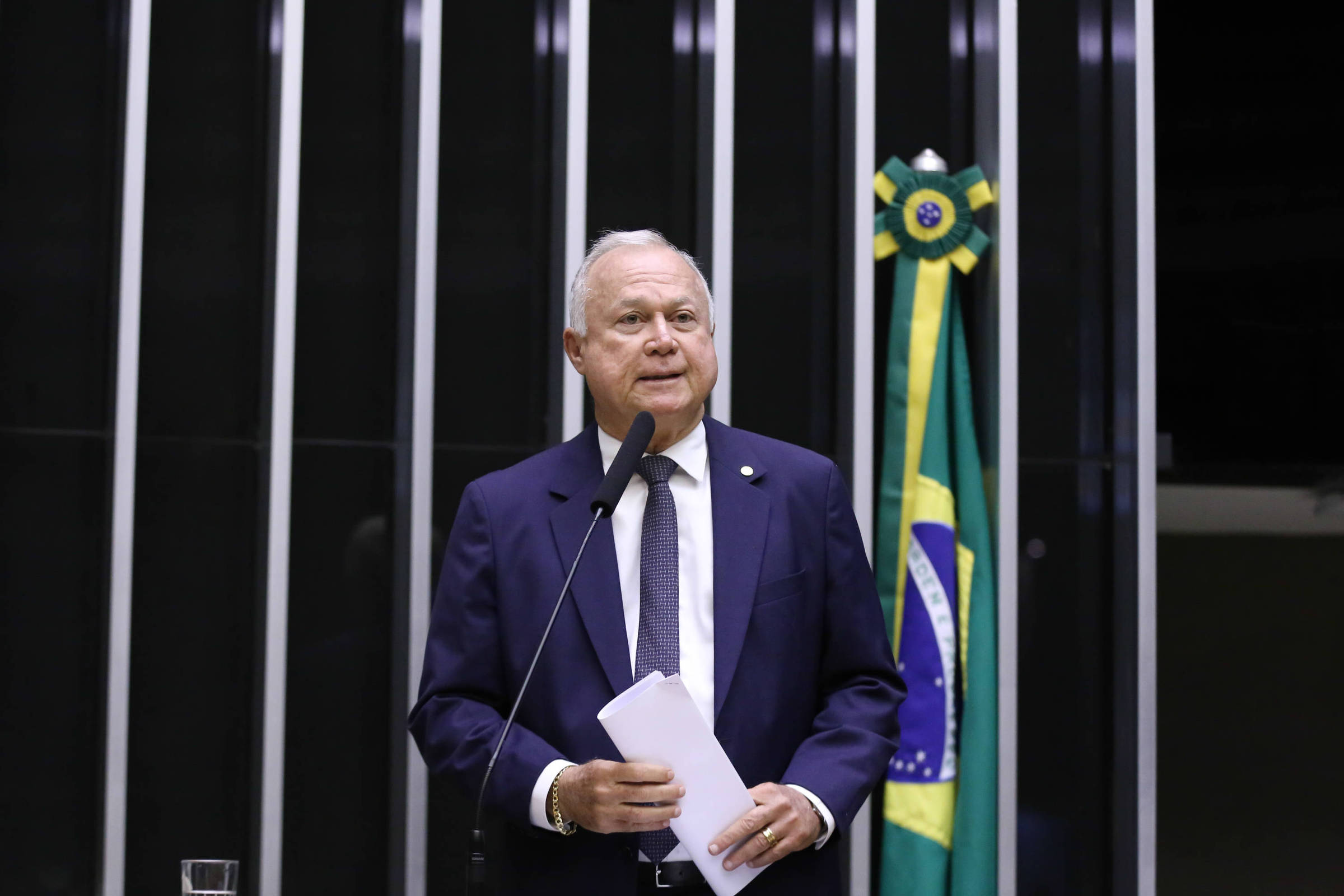 Relator da PEC da jornada 6×1 aprova admissibilidade na CCJ e sugere transição gradual