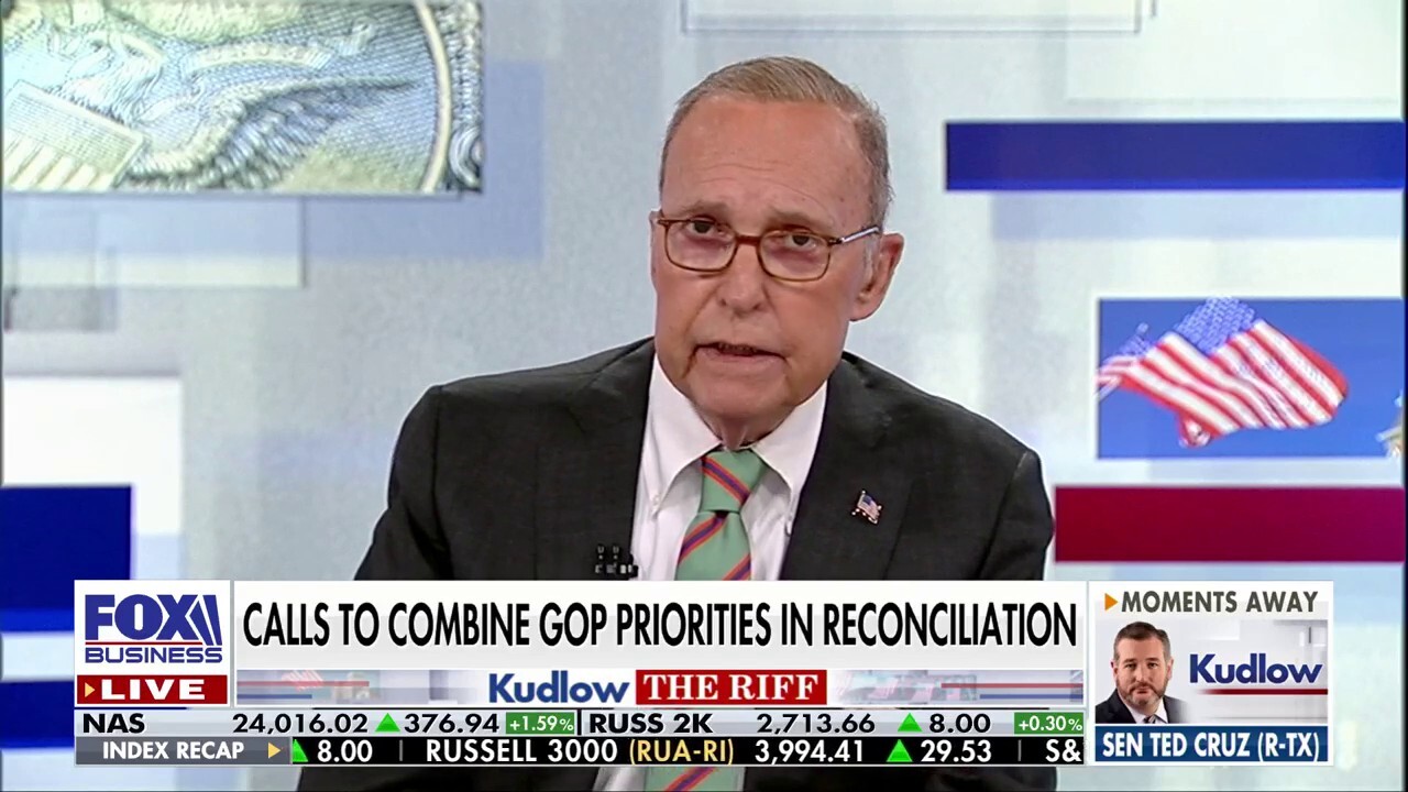 Kudlow defende transformar 15 de abril em dia de corte de impostos pró-crescimento