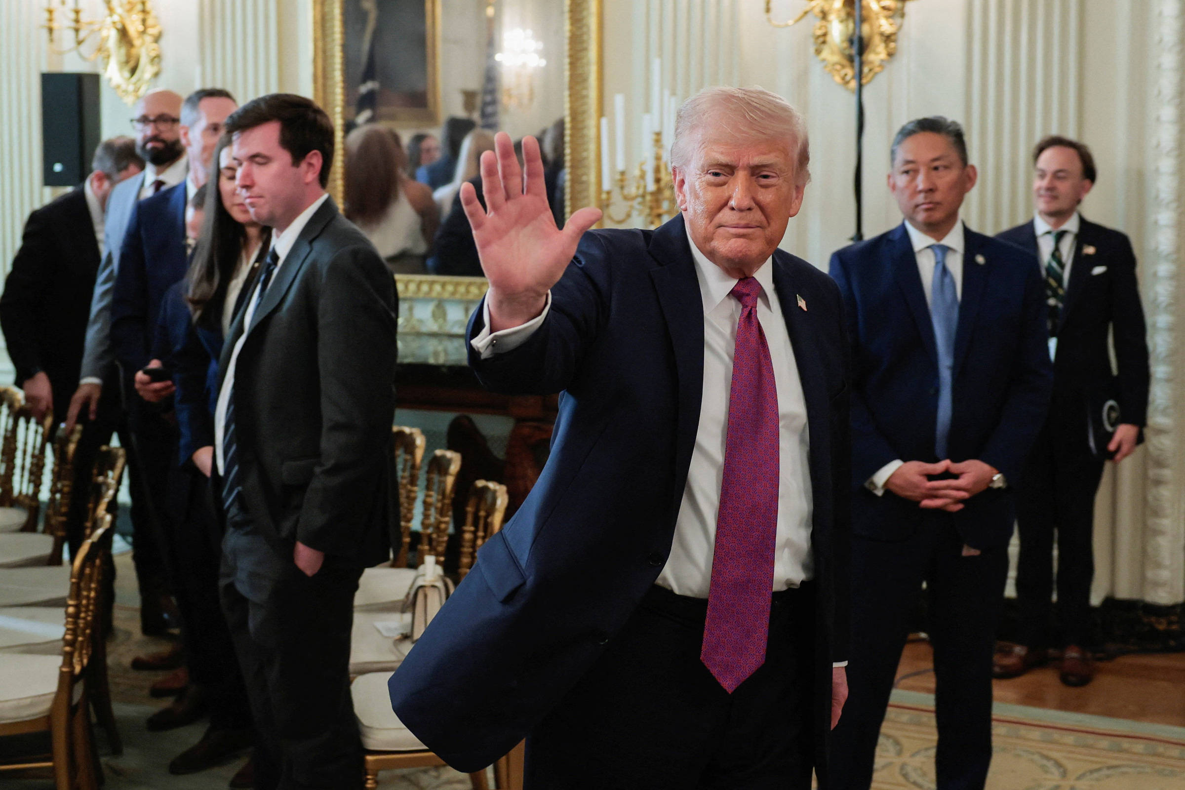 Juíza impede governo Trump de aplicar regras que travavam projetos de energia limpa