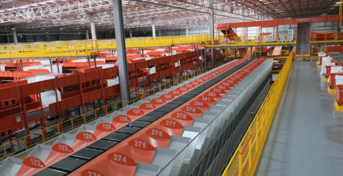 Disputa entre Shopee e Mercado Livre reduz vacância de galpões logísticos a 6,4% no 1º trimestre de 2026
