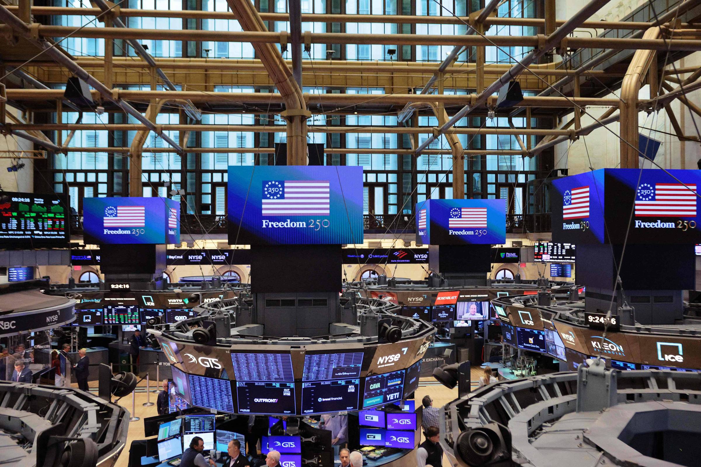 Ações dos EUA disparam e abrem vantagem sobre europeias mesmo com tensão no petróleo