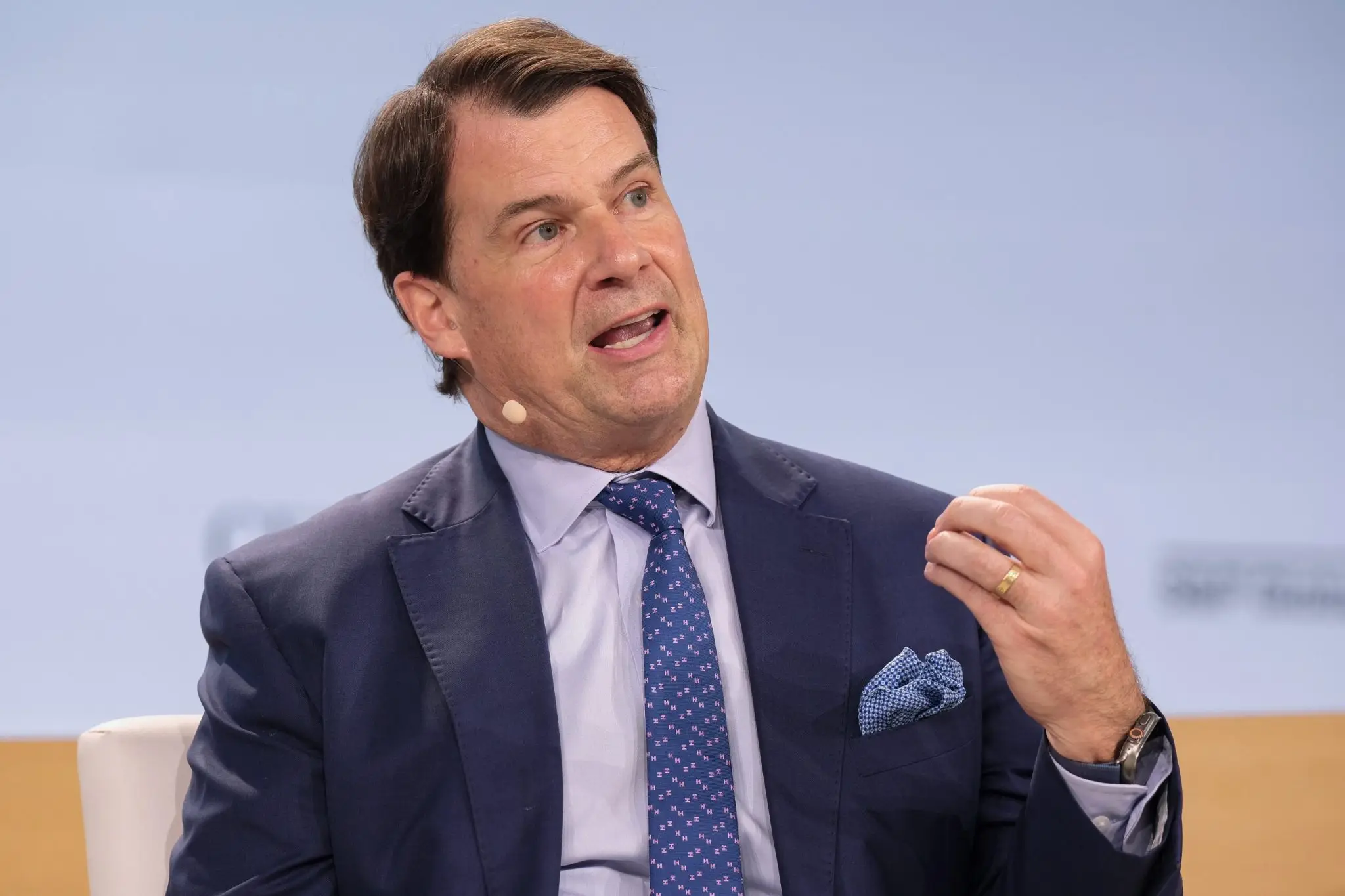 Choque global de commodities reduz expectativa de corte de juros no Brasil