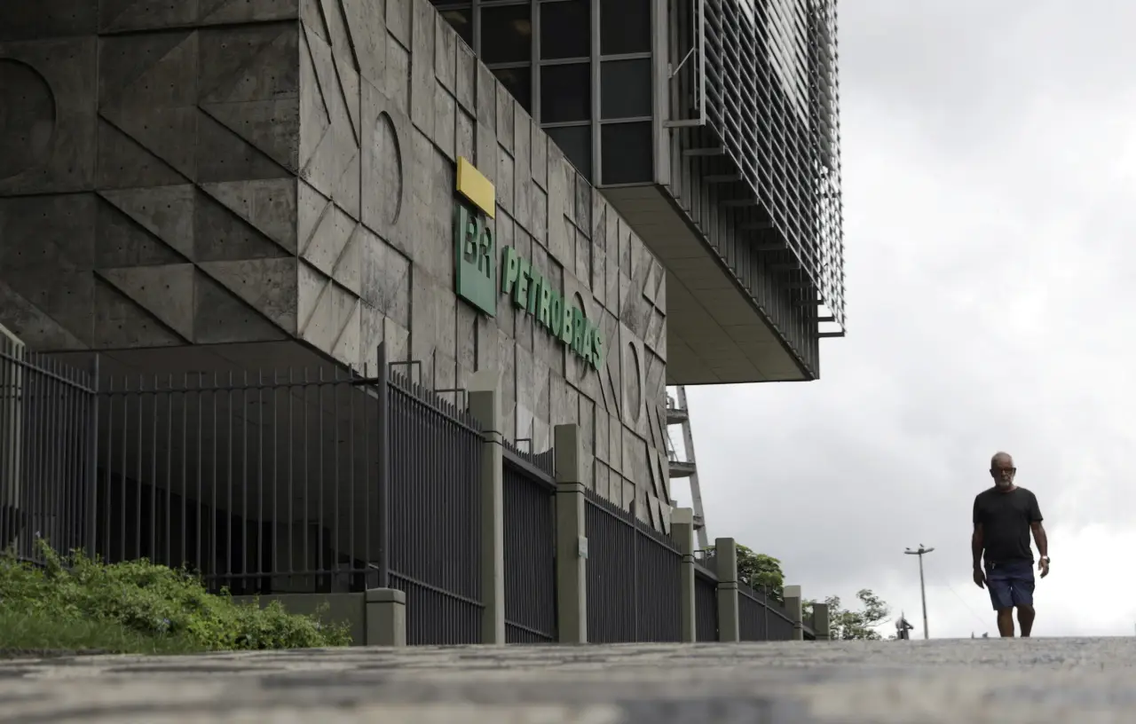 Empresas listadas na B3 programam distribuição de dividendos e JCP para maio; Petrobras, Itaú e Magalu estão na lista