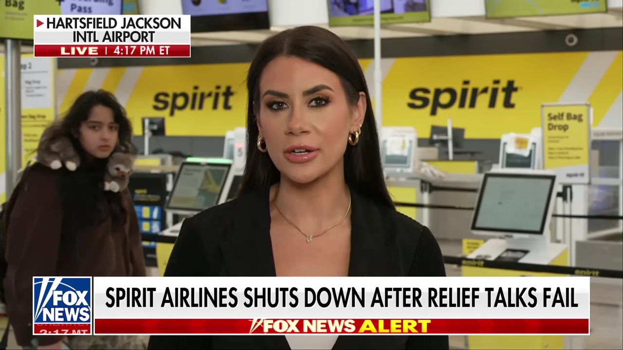 Warren é alvo de críticas após colapso da Spirit Airlines e veto à fusão com a JetBlue