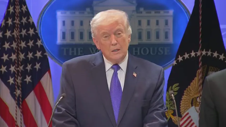Trump lança “Projeto Liberdade” para retirar navios retidos no Estreito de Ormuz