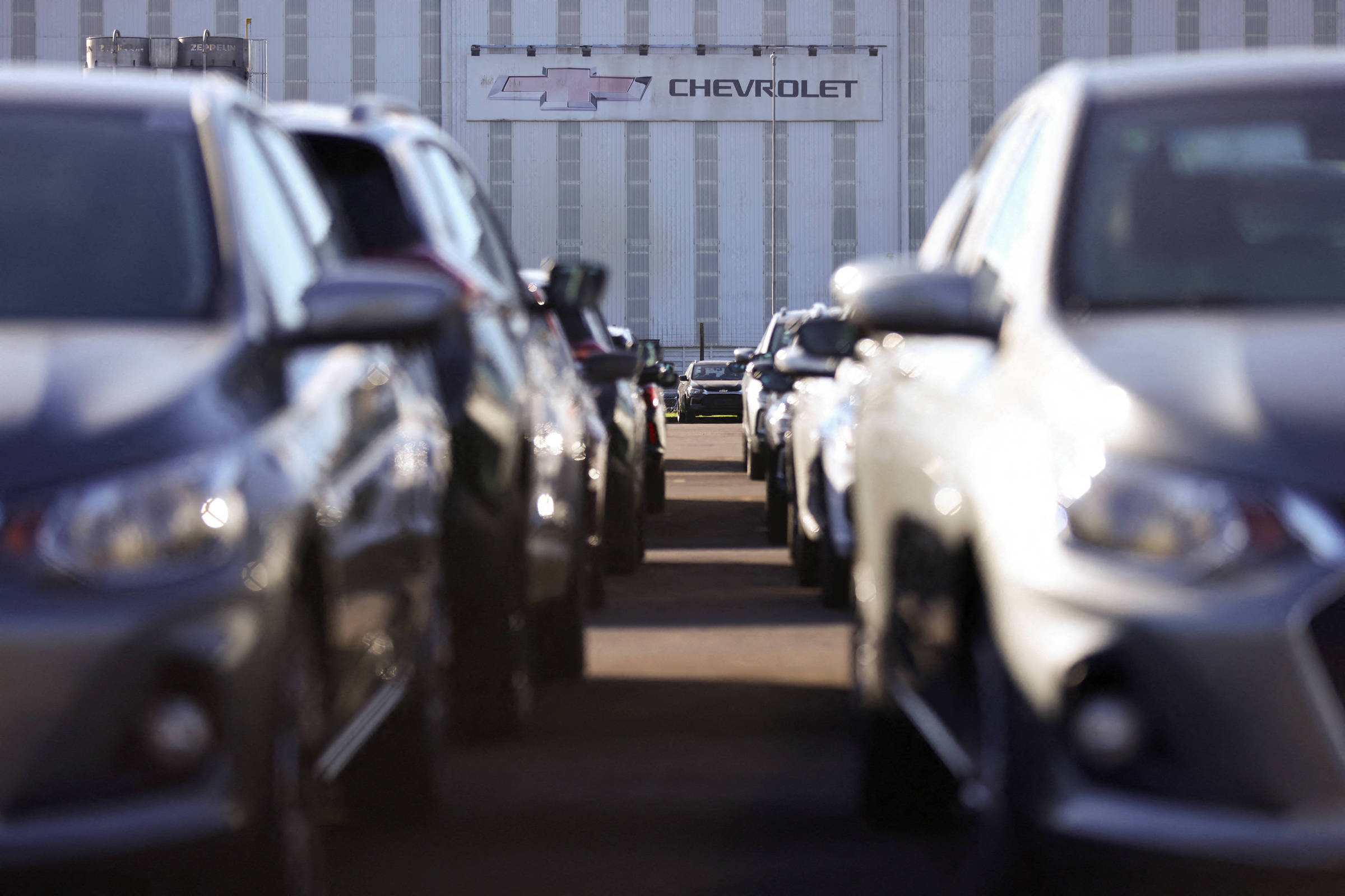 Produção e vendas de veículos caem em abril, mas Anfavea cogita rever projeções para 2026 4 Produção e vendas de veículos caem em abril, mas Anfavea cogita rever projeções para 2026