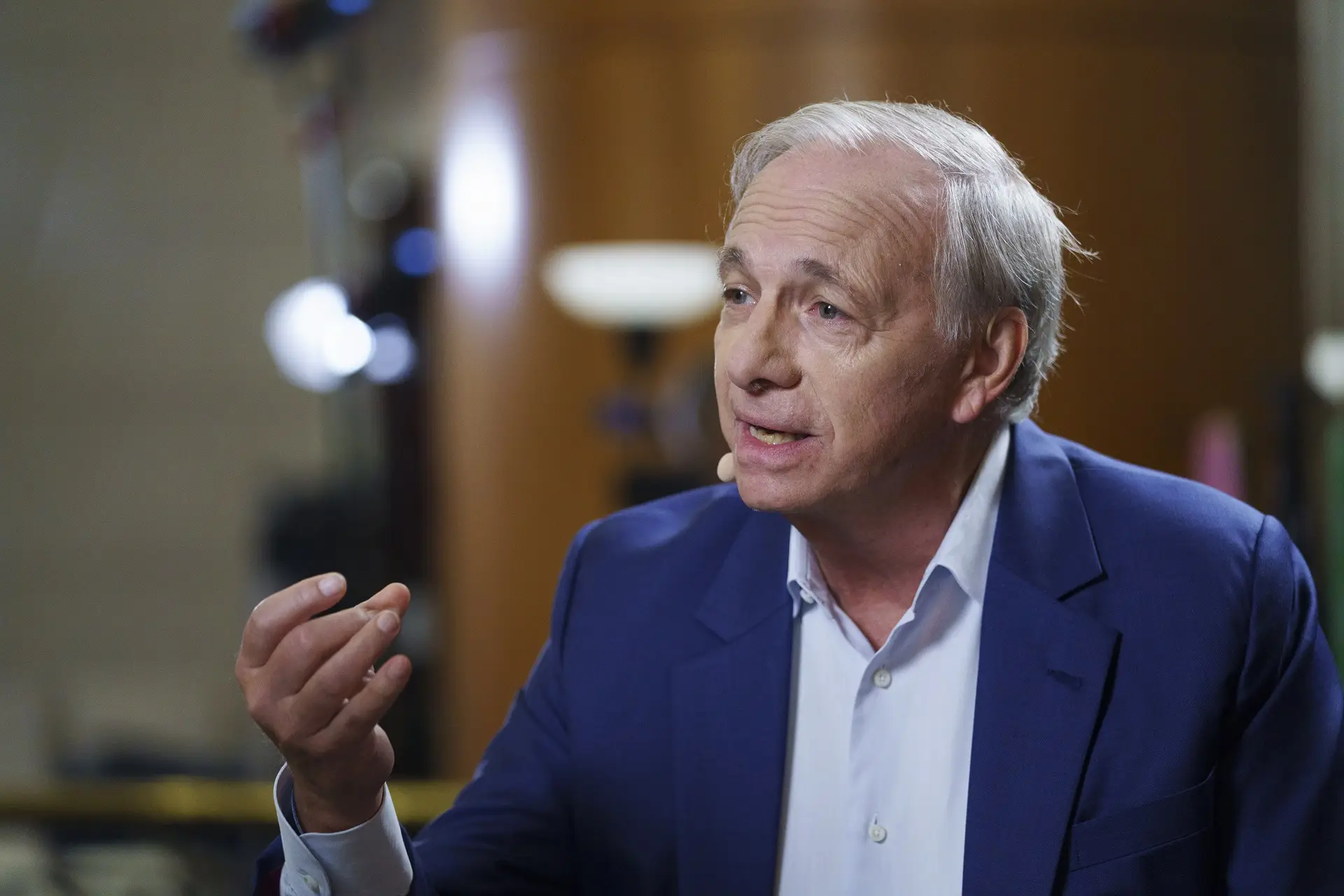 Avaliando a nova ordem: Ray Dalio diz que EUA perdem credibilidade enquanto China avança