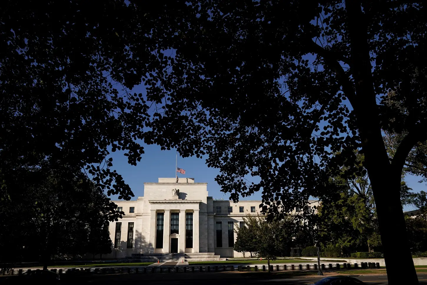 Rendimento dos Treasuries encosta em 5% e comprime diferença com Tesouro Direto