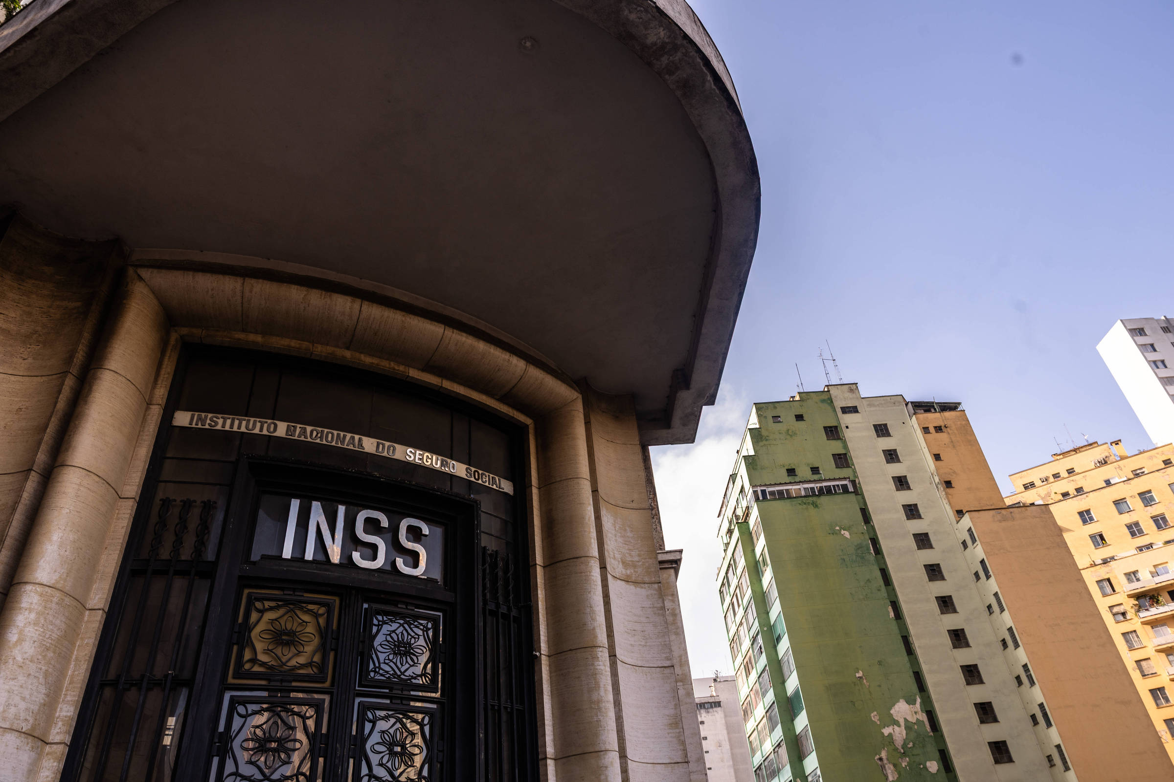 Pressão previdenciária de R$ 11,5 bi força novo contingenciamento e acende alerta fiscal para 2026