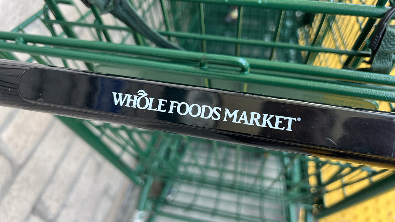 Recall de sopa minestrone na Whole Foods expõe riscos de compliance para o varejo alimentício