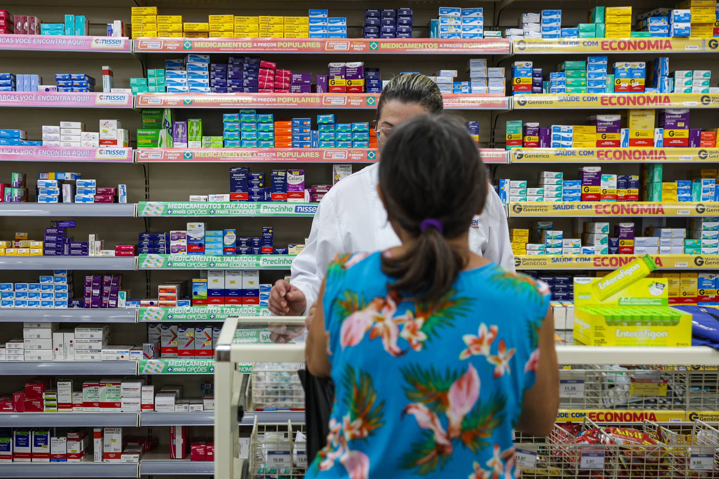 Governo impõe novos descontos a remédios e pressiona margens da indústria farmacêutica