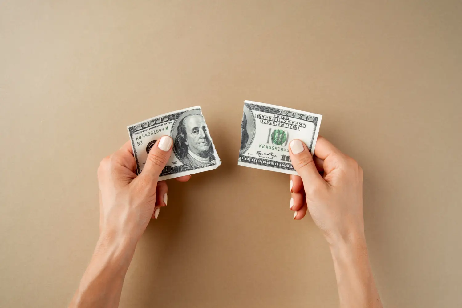 Fundos internacionais encolhem em número de cotistas mesmo com dólar 9% mais barato