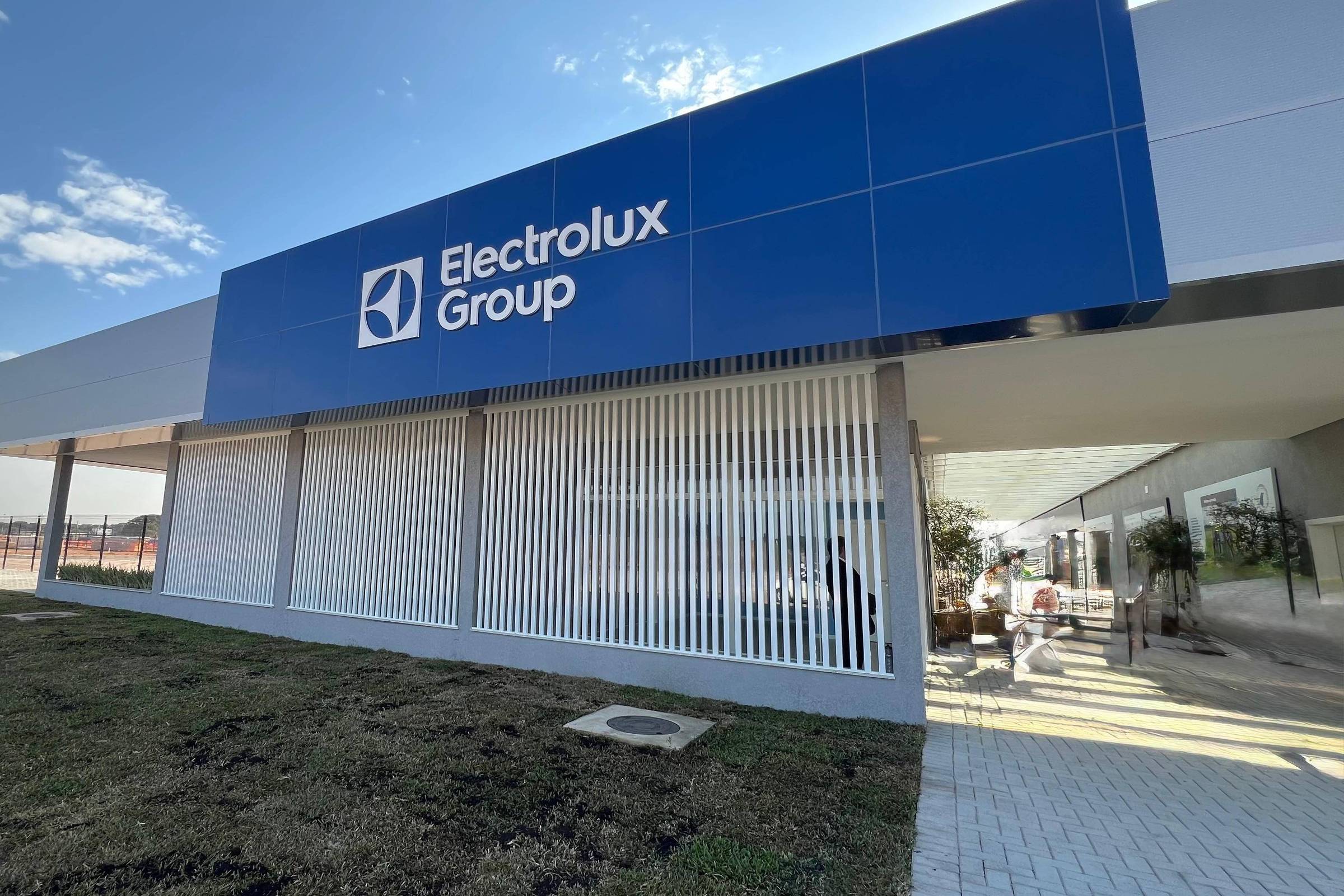 Electrolux destina R$ 23 mi a IA e canais digitais para prever falhas em eletrodomésticos