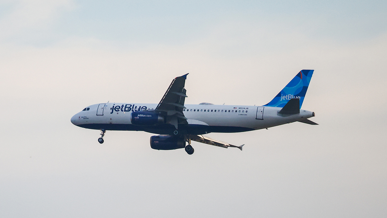 Incidente com voo da JetBlue acende alerta para riscos operacionais e impacto no setor aéreo