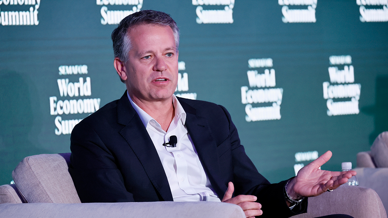 Alta dos combustíveis pressiona clientes de baixa renda nos EUA, diz CEO do Walmart