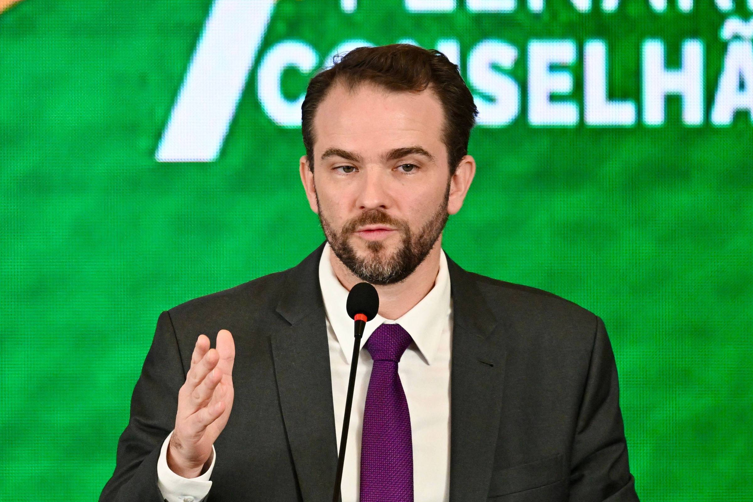 Governo vê risco de rombo de R$ 111 bi por ano com projetos em debate no Congresso