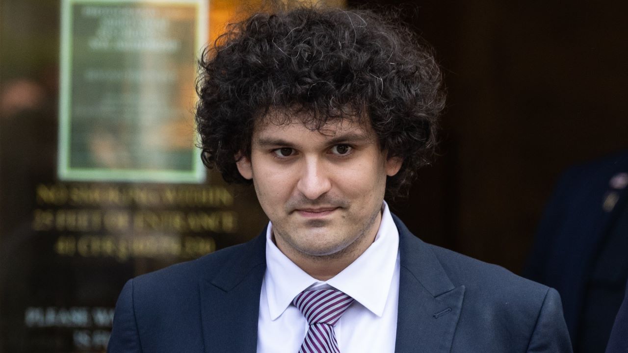 Justiça dos EUA mantém pena de 25 anos para Sam Bankman-Fried e acende novo alerta sobre exchanges de criptomoedas