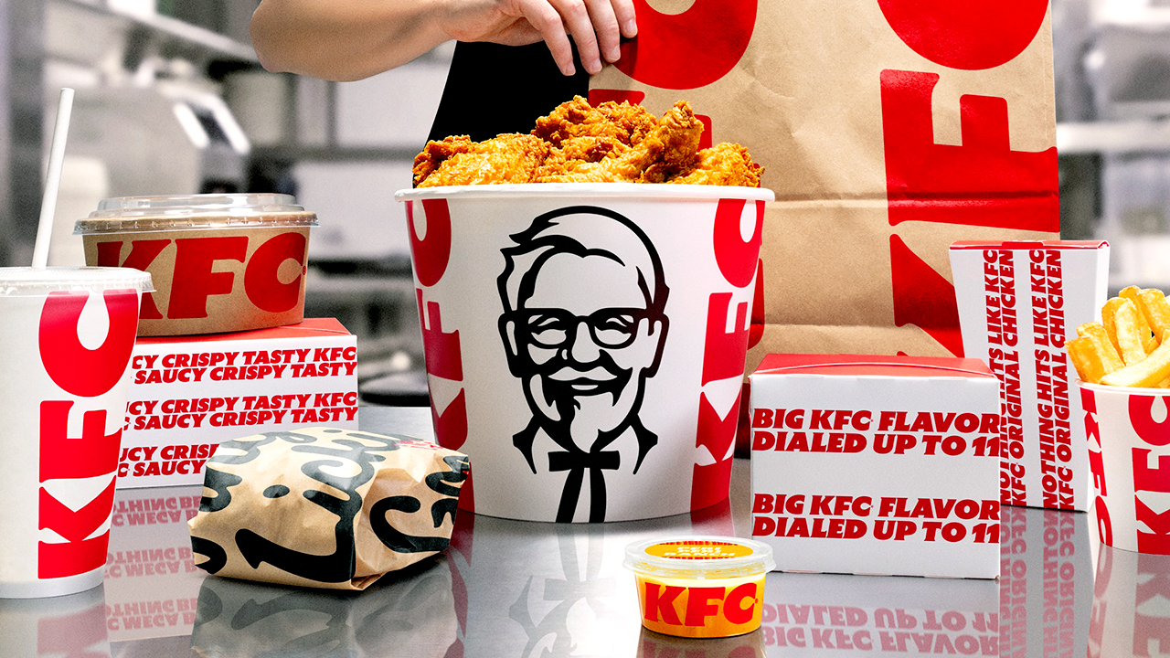 KFC anuncia renovação global de marca e mais de 20 novos molhos para reforçar posição no mercado de frango