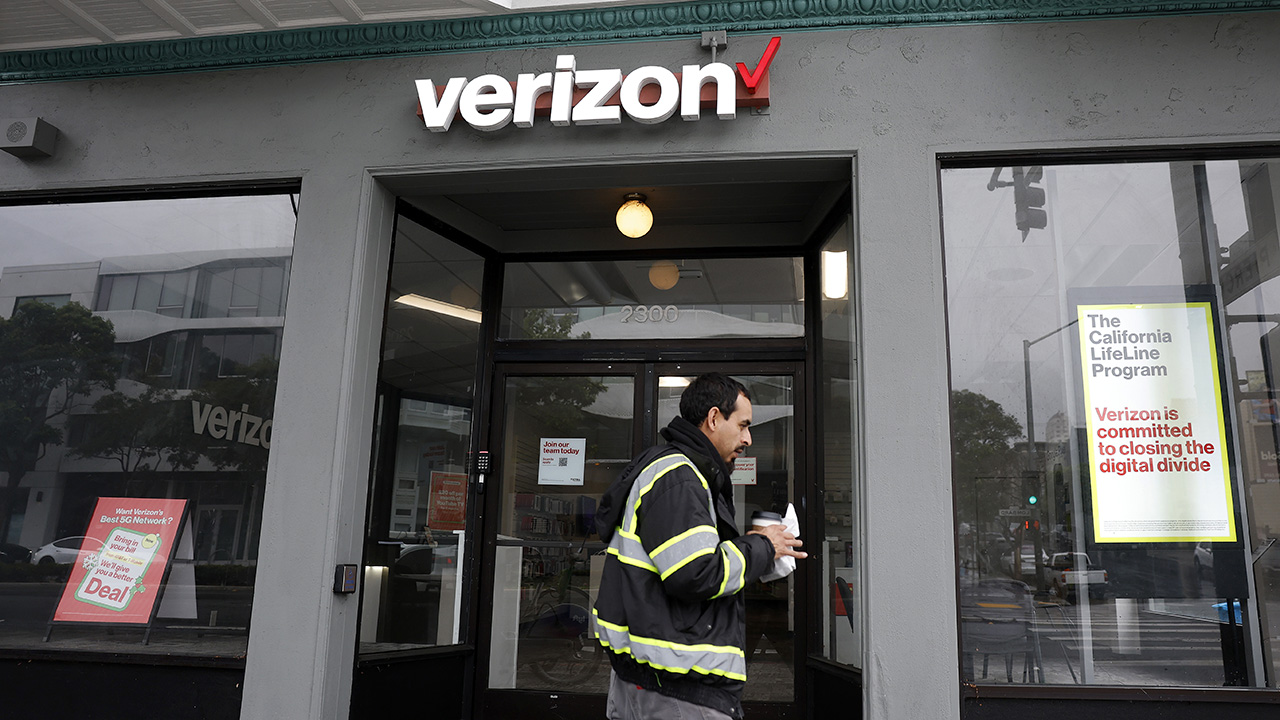 Verizon simplifica planos, elimina taxas e lança programa de fidelidade para segurar clientes nos EUA