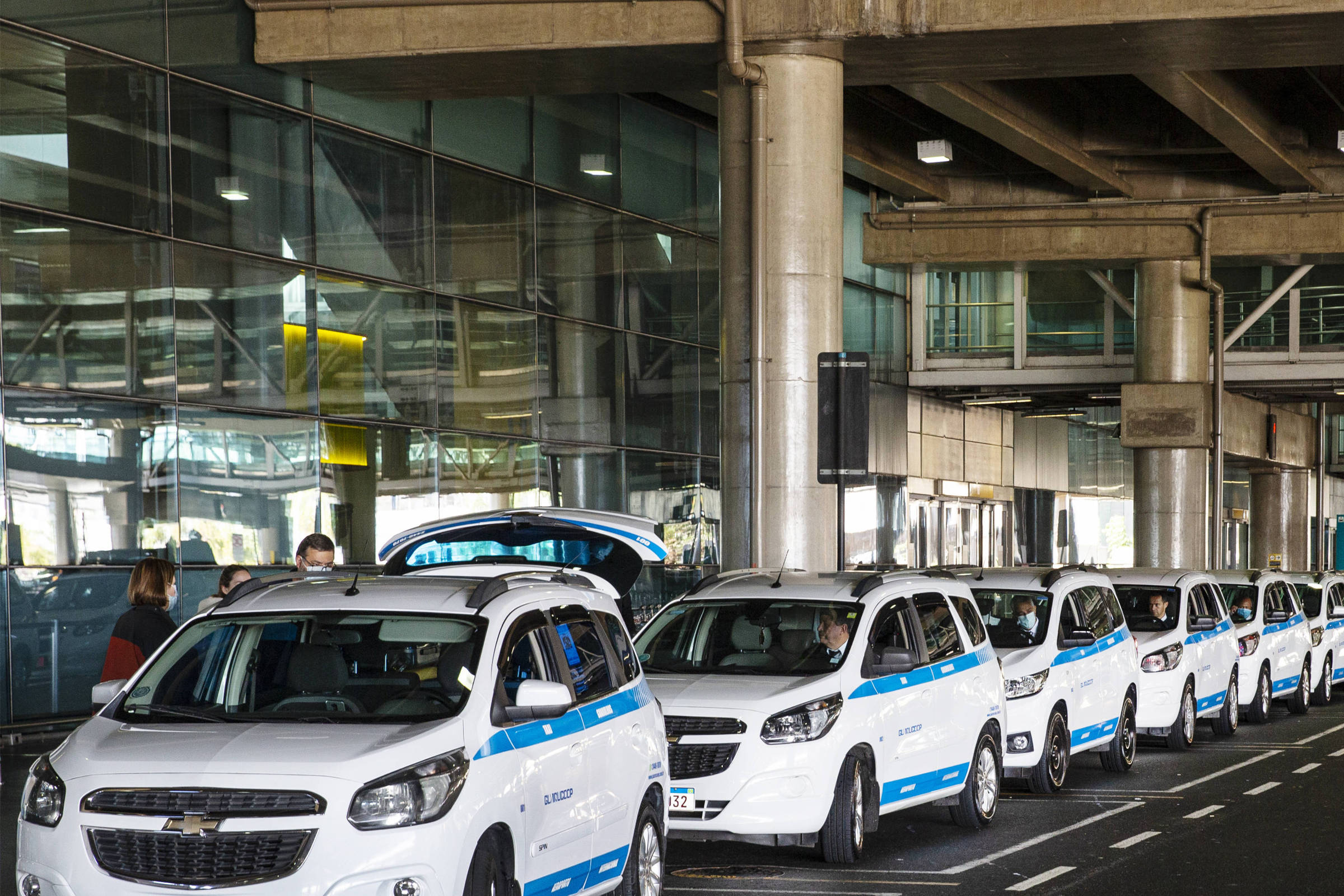Juros reduzidos para taxistas e motoristas de app: entenda como funciona o financiamento do programa Move Brasil 4 Juros reduzidos para taxistas e motoristas de app: entenda como funciona o financiamento do programa Move Brasil