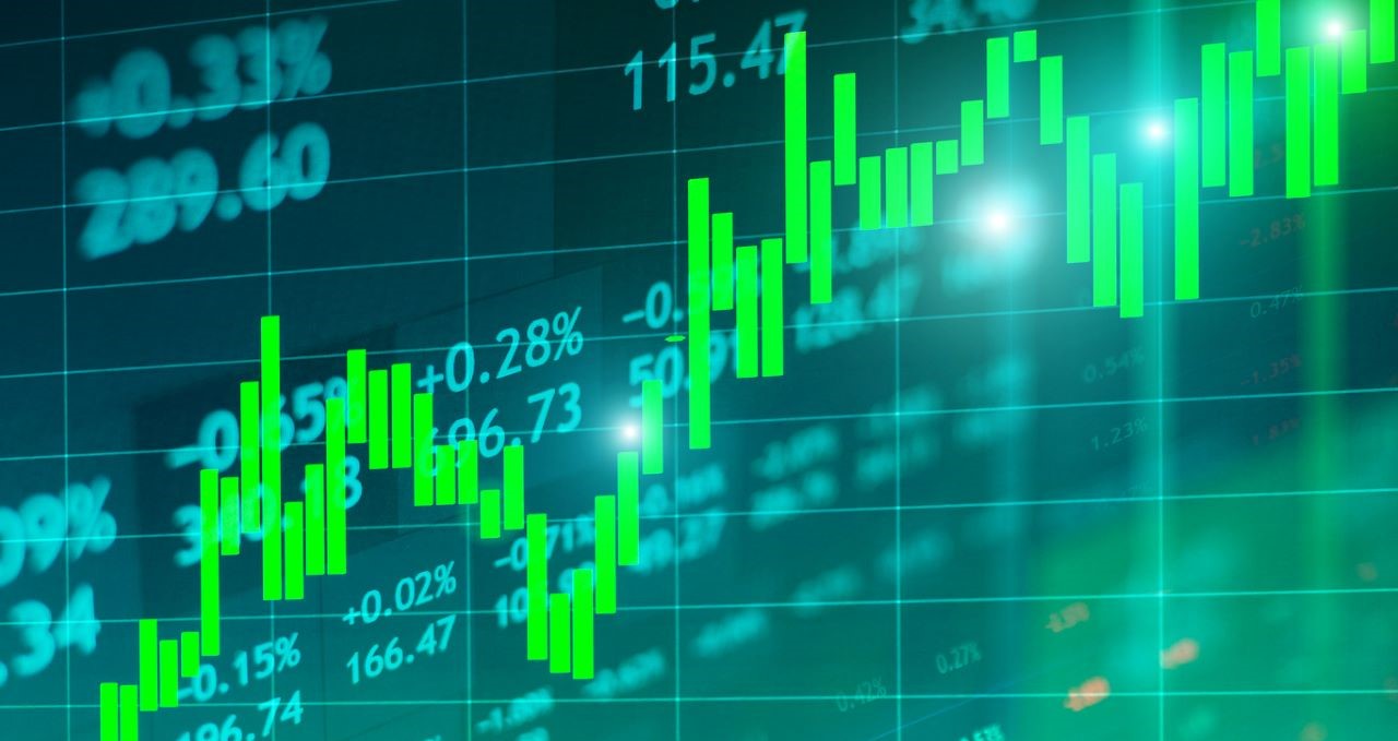 Ibovespa volta aos 172 mil pontos com alívio no IPCA-15 e bom humor em Nova York