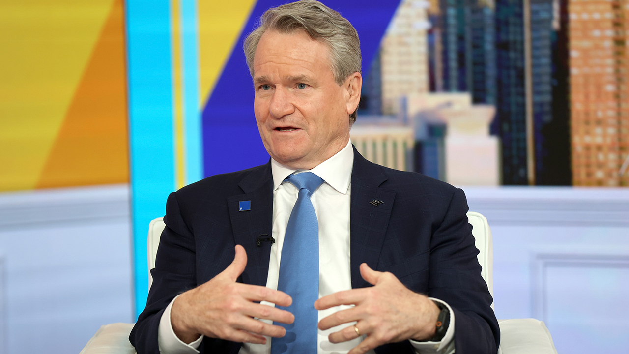Chefe do Bank of America minimiza risco de recessão nos EUA apesar de prever três altas de juros
