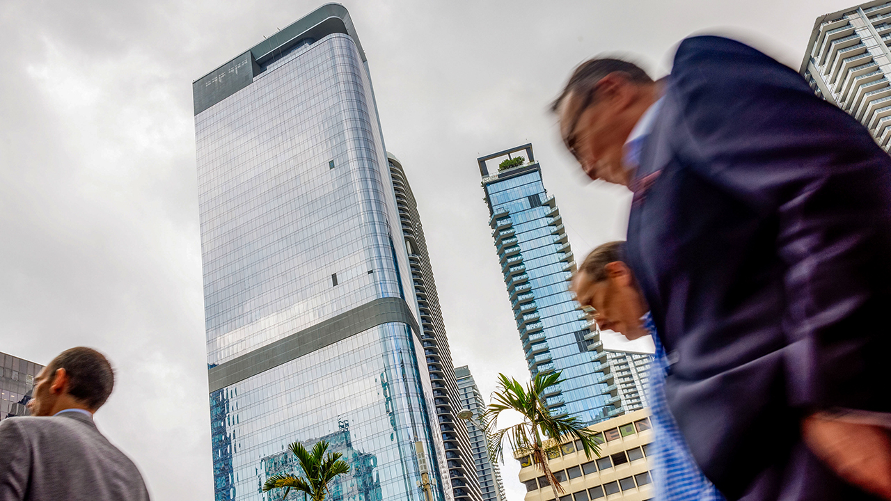 Bilionários do Vale do Silício impulsionam Miami e levam aluguel corporativo a recorde histórico