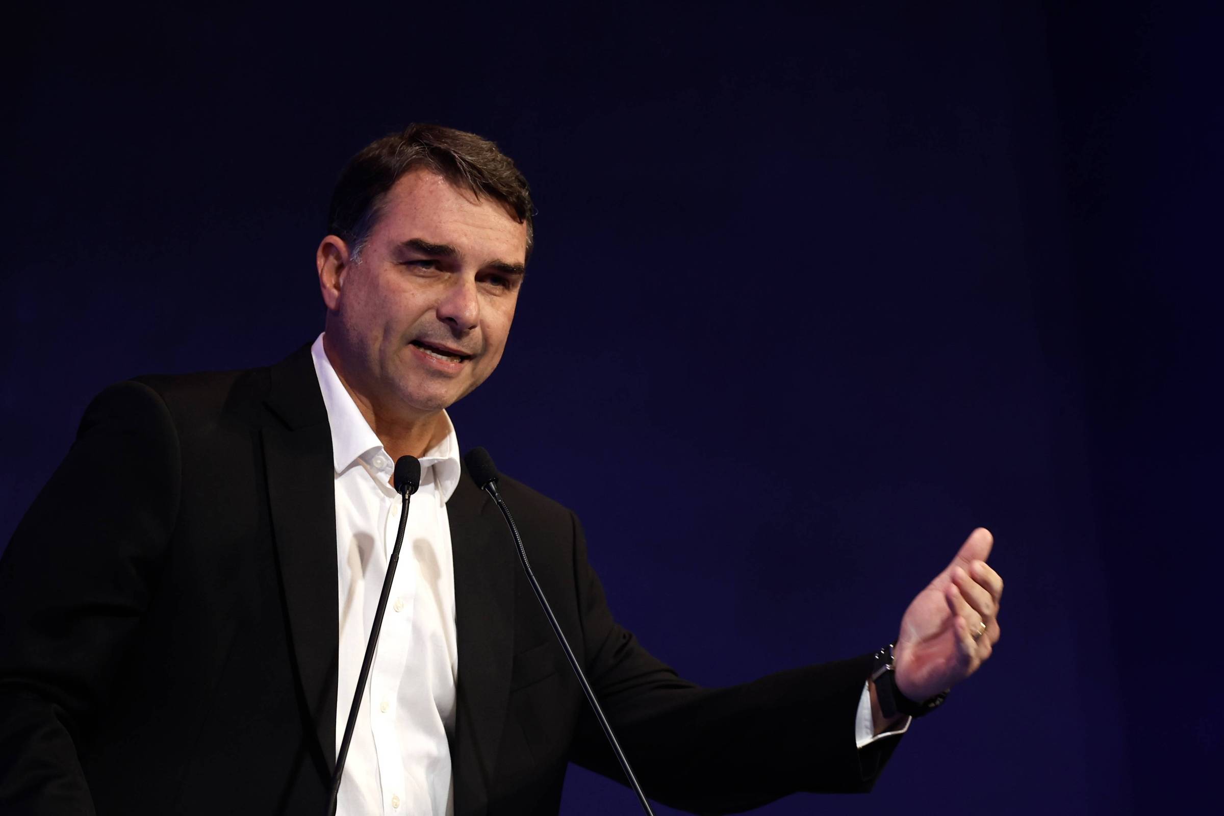 Flávio Bolsonaro vai a Washington defender Pix em investigação dos EUA sobre prejuízo a empresas americanas 4 Flávio Bolsonaro vai a Washington defender Pix em investigação dos EUA sobre prejuízo a empresas americanas