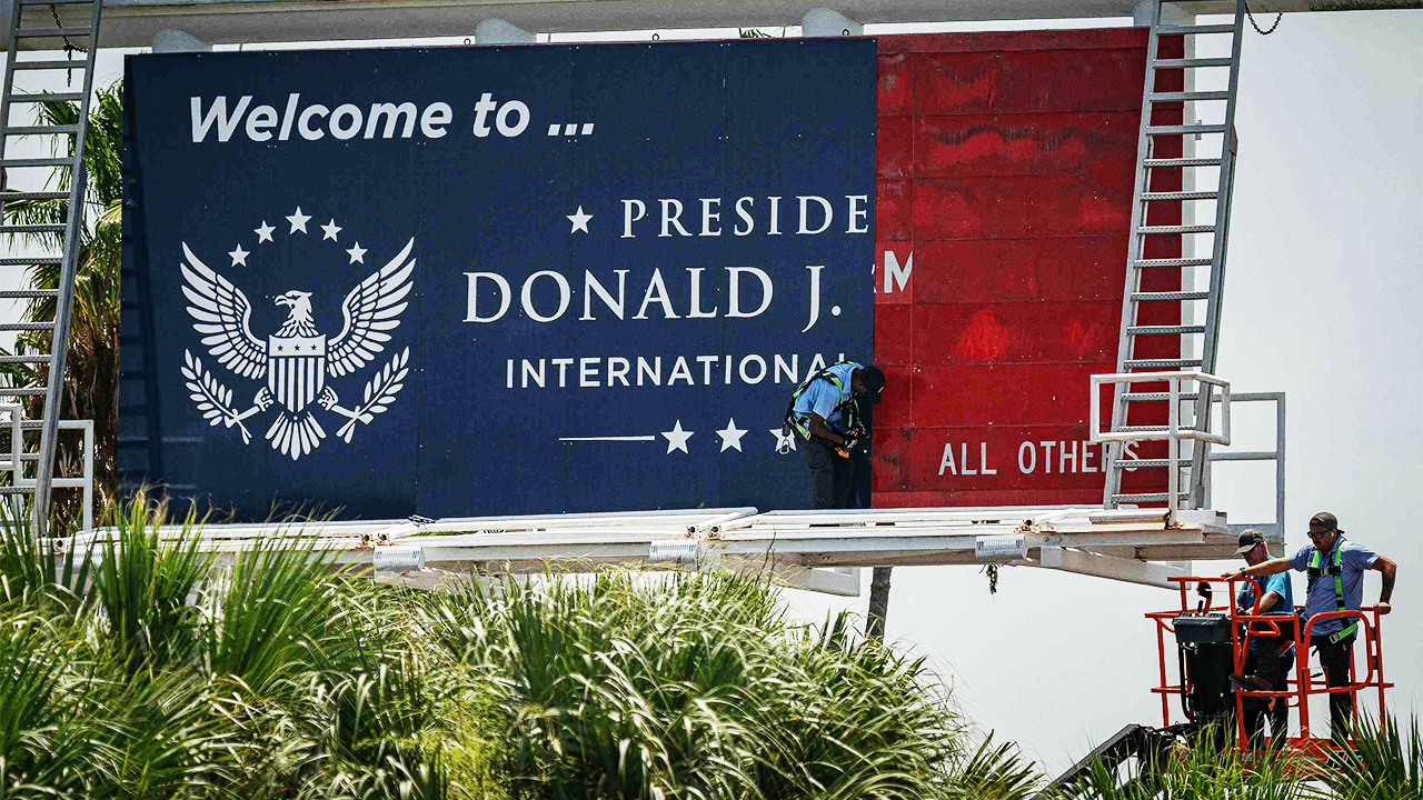 United Airlines avalia trocas gratuitas de voos após renomeação de aeroporto para Donald Trump
