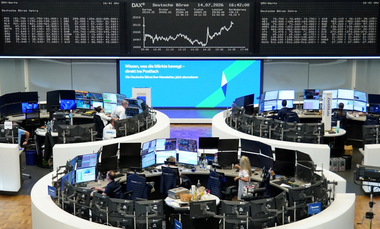 Petróleo e mineração puxam bolsas europeias, enquanto tecnologia recua à espera de balanços
