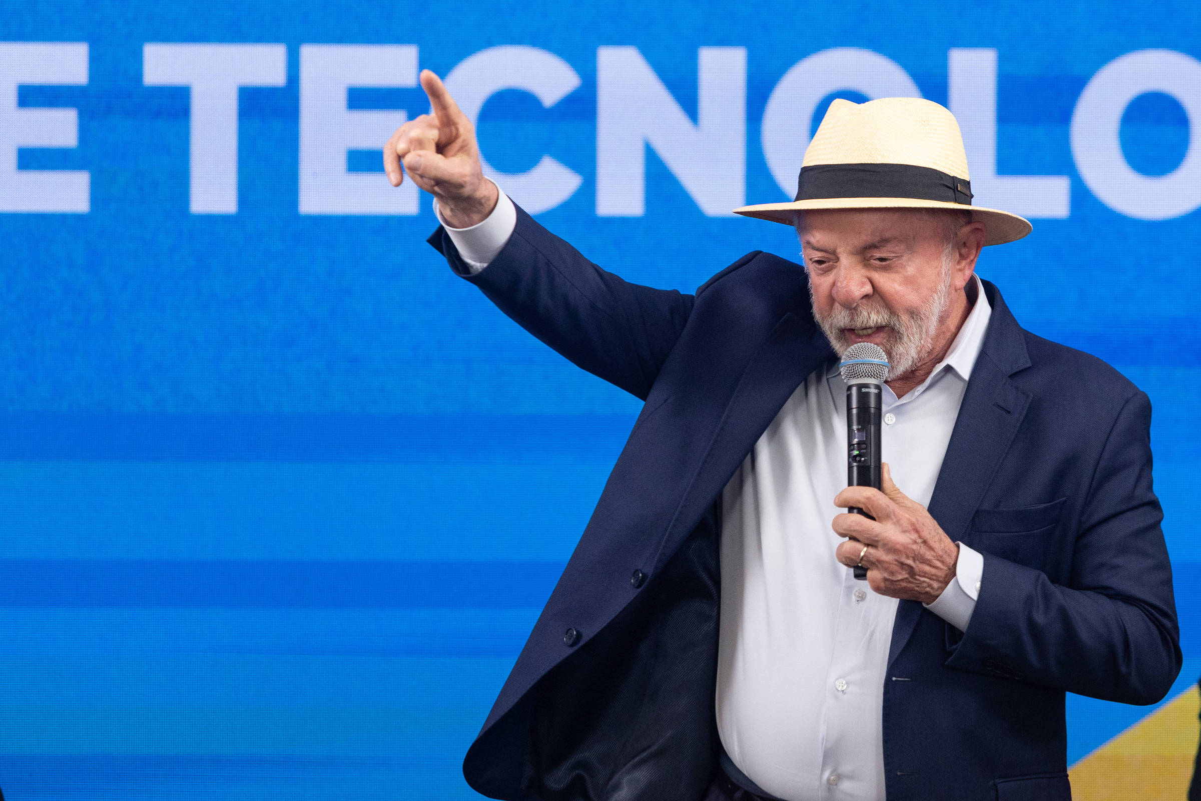 Lula reage a sobretaxa dos EUA e alerta para contramedidas brasileiras