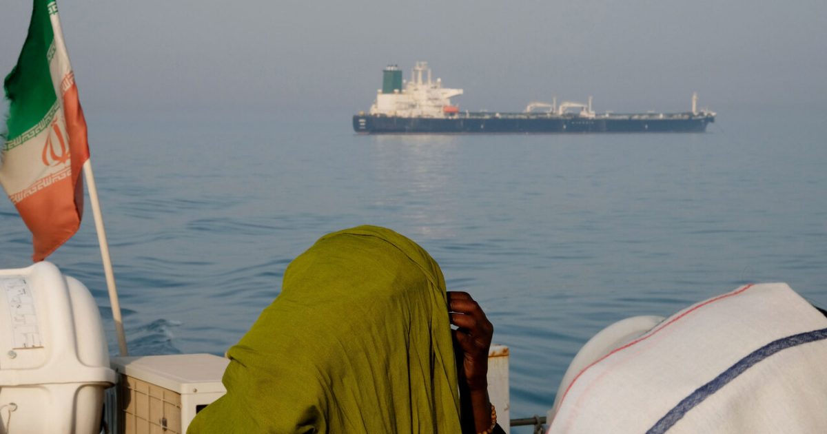 Petróleo cai cerca de 5% com relatos de avanço em cessar-fogo entre EUA e Irã