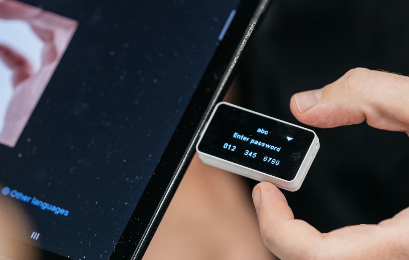 BitBox corrige falhas graves que podem permitir roubo de criptomoedas