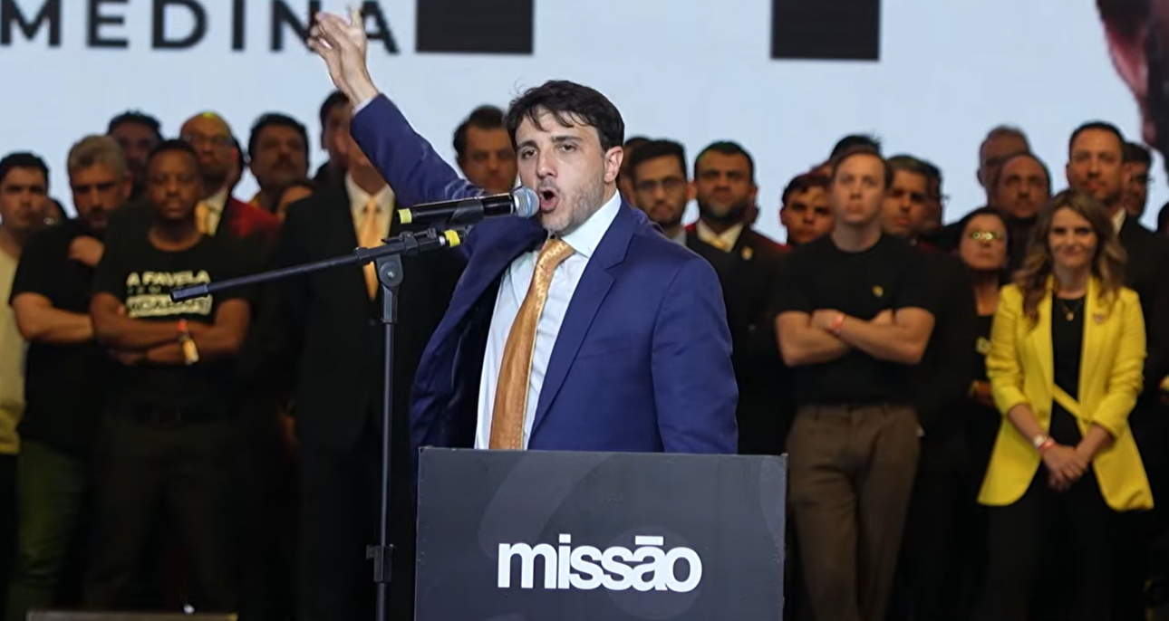 Renan Santos defende que Brasil desenvolva armas nucleares e adote guerra contra o crime