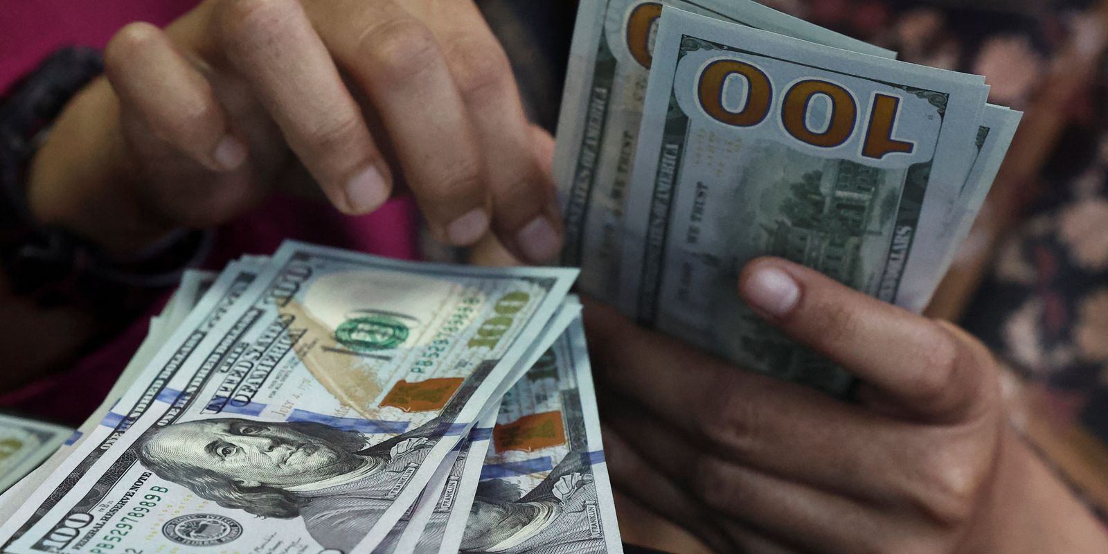 Dólar fecha a R$ 5,226, maior valor desde março; Ibovespa cai pela quarta sessão
