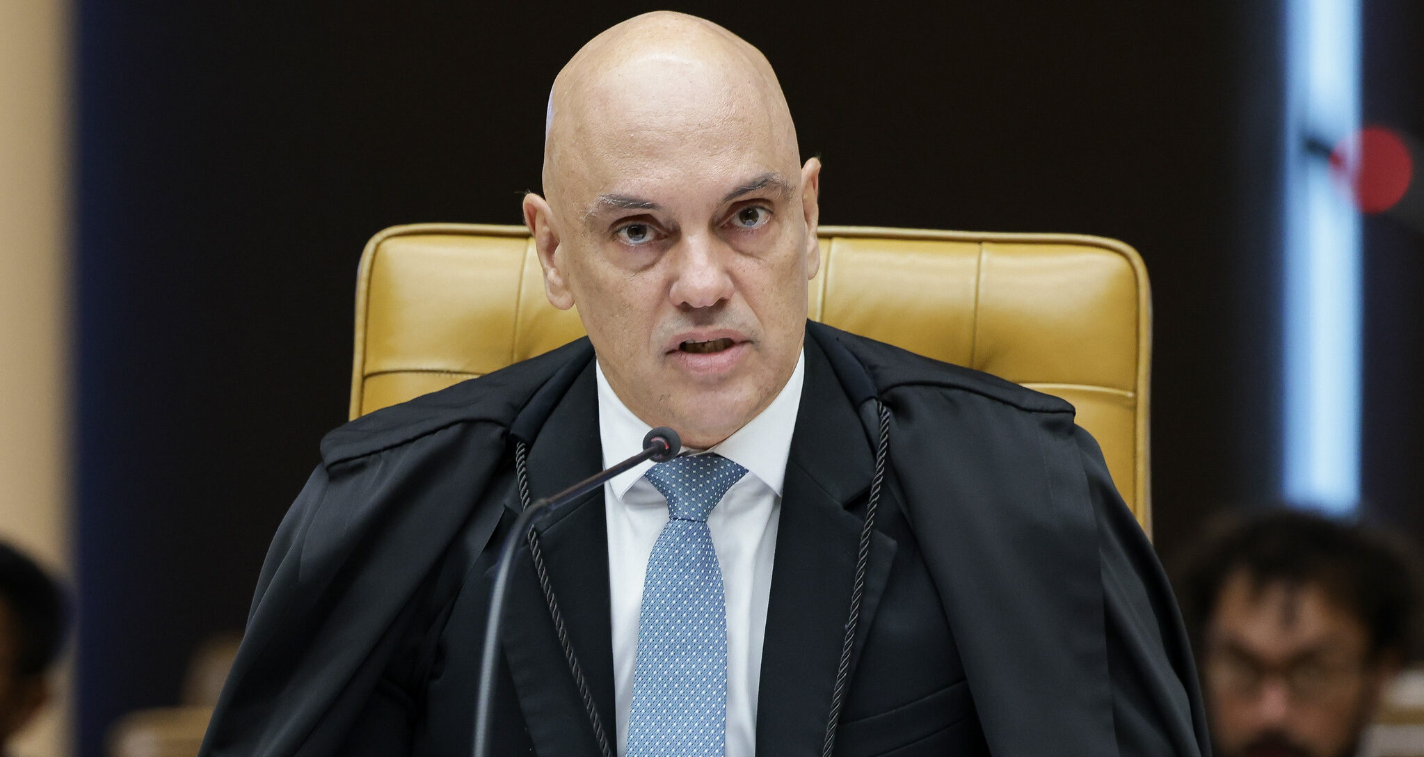 Moraes pede a Fachin investigação de Mendonça por atuação em inquéritos