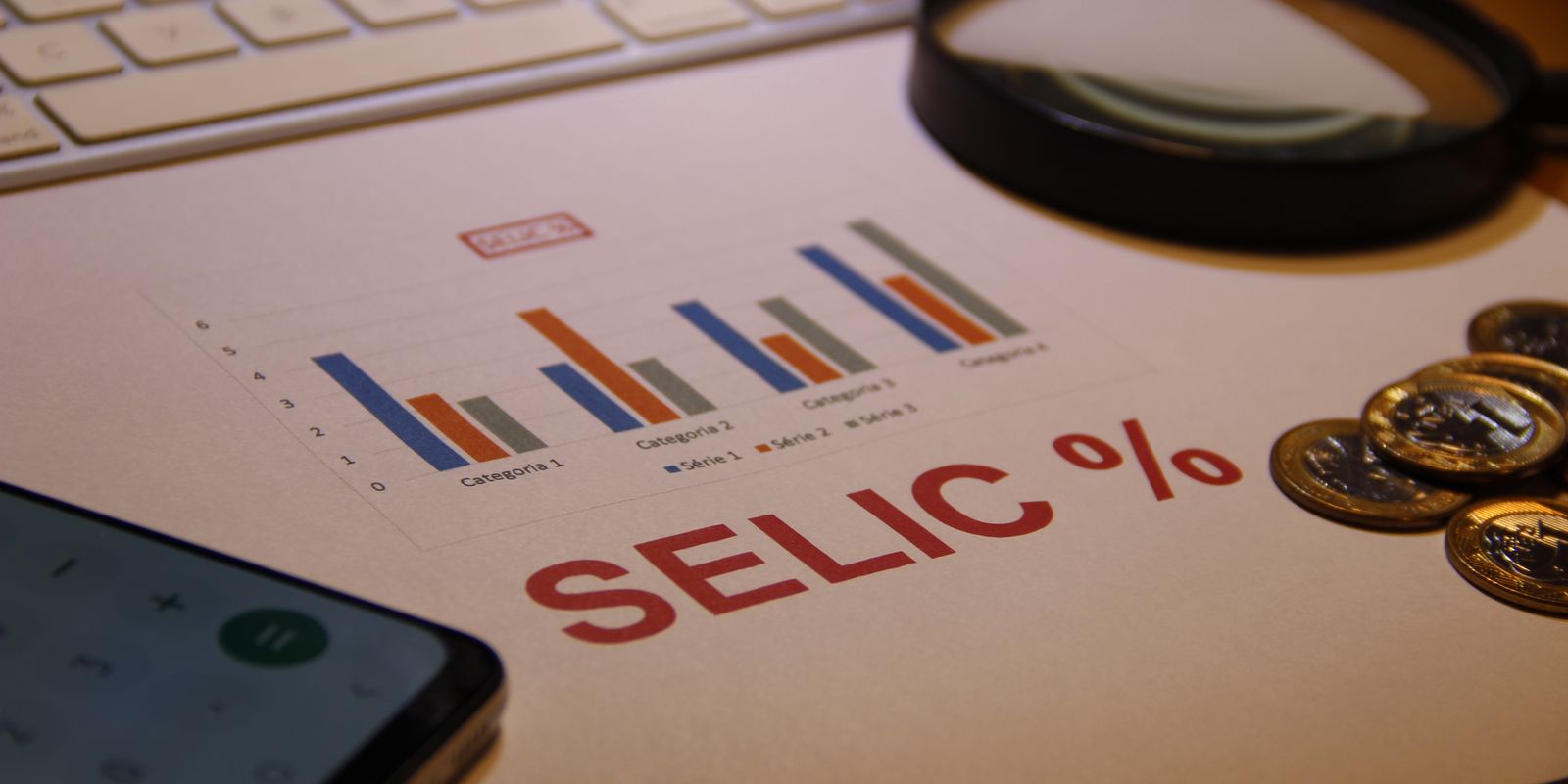 Mercado reduz previsão da Selic para 13,50% no fim de 2026
