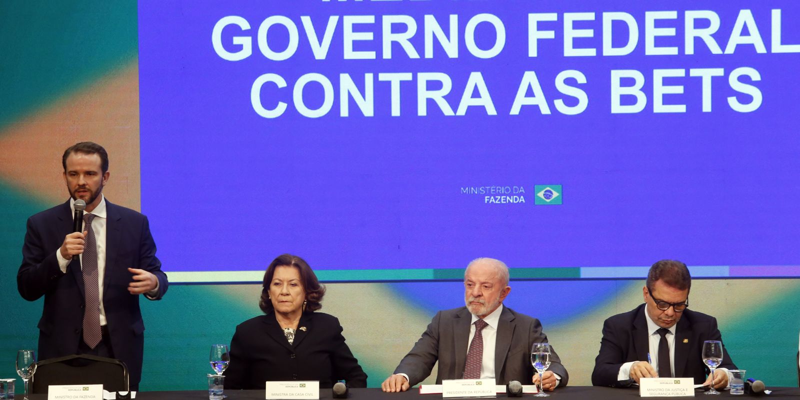 Bets no ar a partir de 6 de outubro serão bloqueadas, diz Durigan