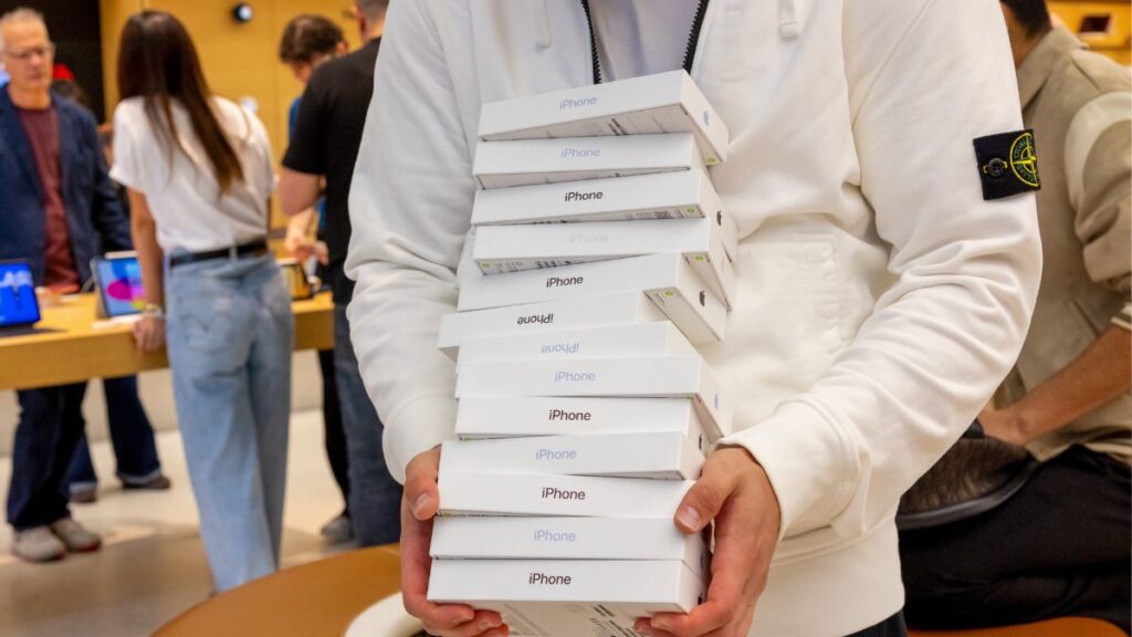 Apple sobe 27% em 2026 e ganha papel de proteção contra oscilações da IA 5 Apple sobe 27% em 2026 e ganha papel de proteção contra oscilações da IA - imagem 2