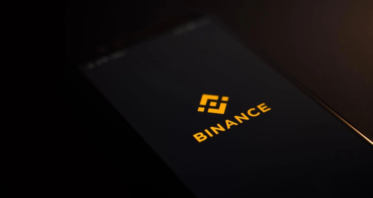 Binance investiga possível ataque hacker; Circle e Tether congelam ativos